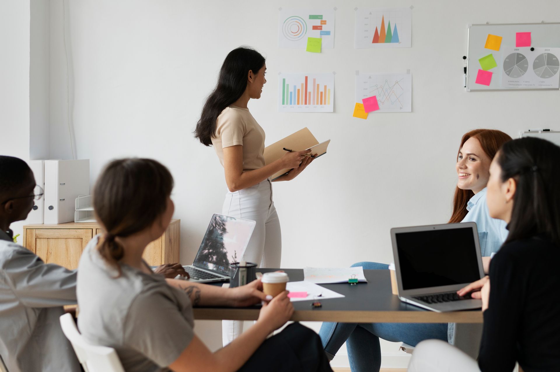 O Impacto da Educação no Desenvolvimento de Carreira e Ascensão no Mercado de Trabalho